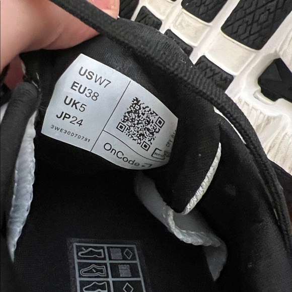 On Cloud X 4 Sneaker White/Black, 7 - Picture 12 of 12